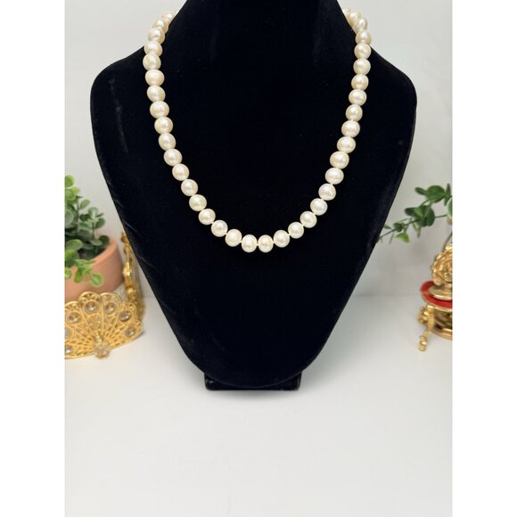 Freshwater Pearl Necklace Classic Hand Knotted Elegant Vintage 10k Claps 17" - Picture 2 of 8